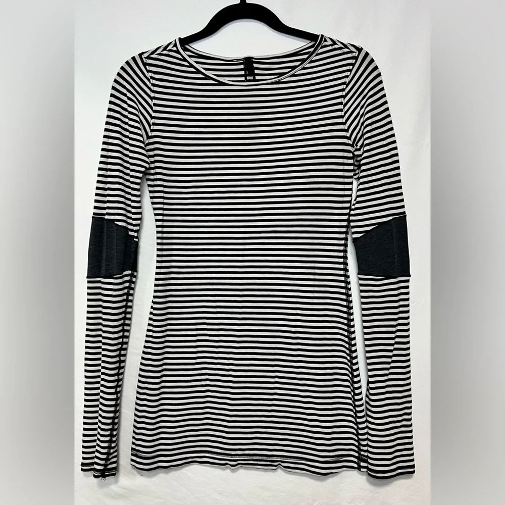 Lululemon Devotion Long Sleeve Tee Activewear Yoga Workout Stripes Stretchy Gym